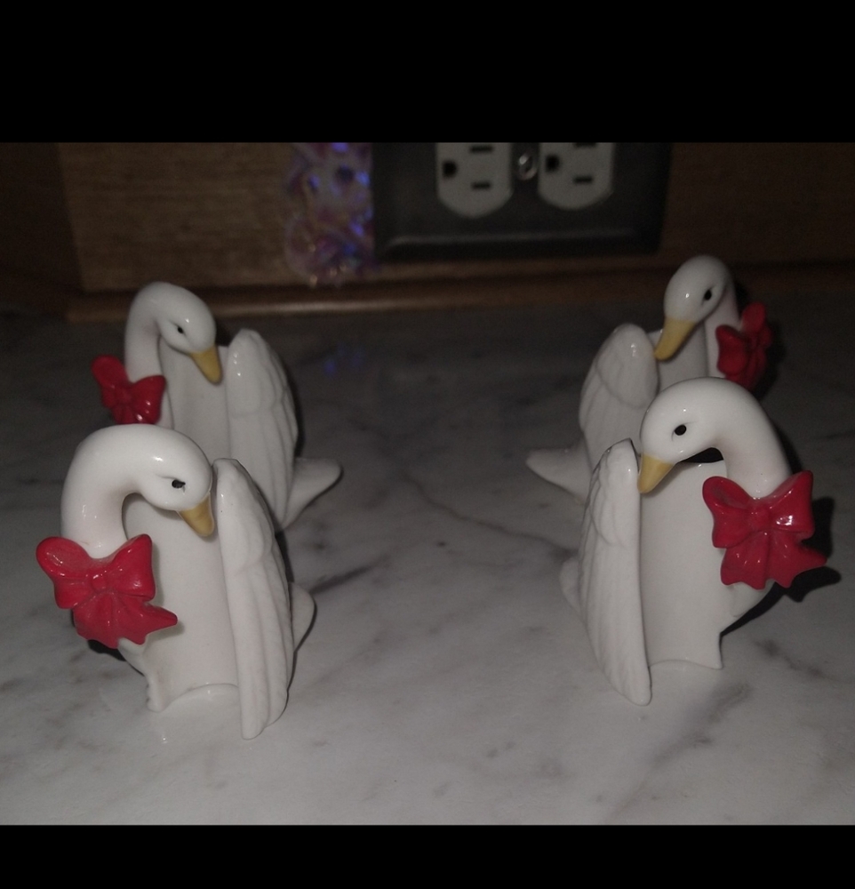 Elegant Swan Napkin Holders with Red Bows